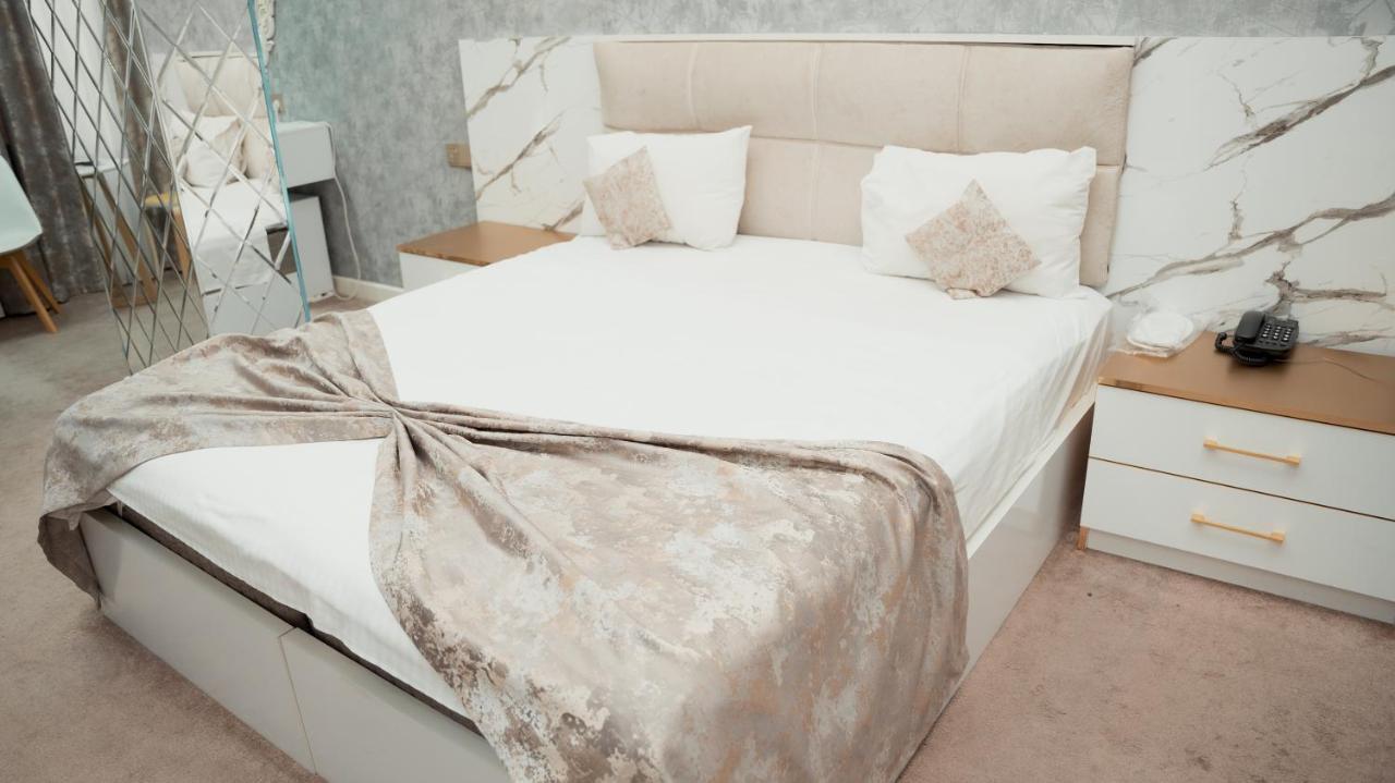 Dionis Baku Hotel ภายนอก รูปภาพ